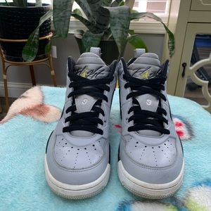 Jordan Flight 9 Cool Grey White. Kid’s SZ 7.